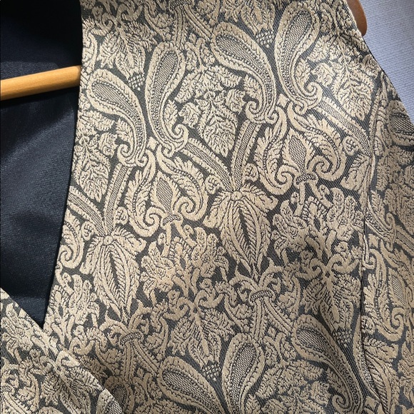 Gold and Black  Patterned Vest Size XL/1X - Picture 4 of 4